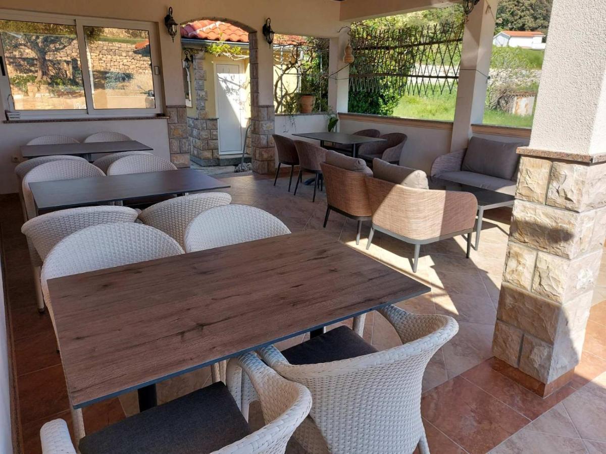 קמפור Studio Apartments Peric Rab מראה חיצוני תמונה