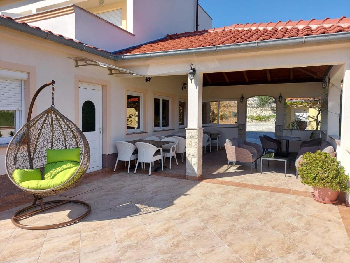 קמפור Studio Apartments Peric Rab מראה חיצוני תמונה