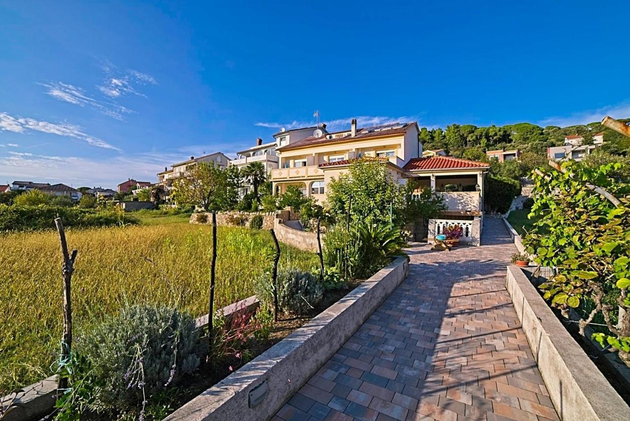 קמפור Studio Apartments Peric Rab מראה חיצוני תמונה