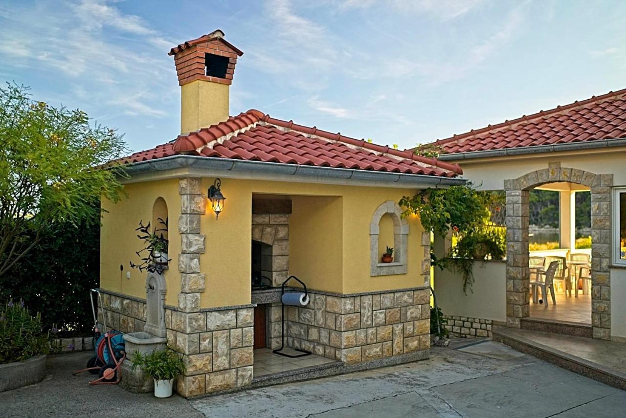קמפור Studio Apartments Peric Rab מראה חיצוני תמונה