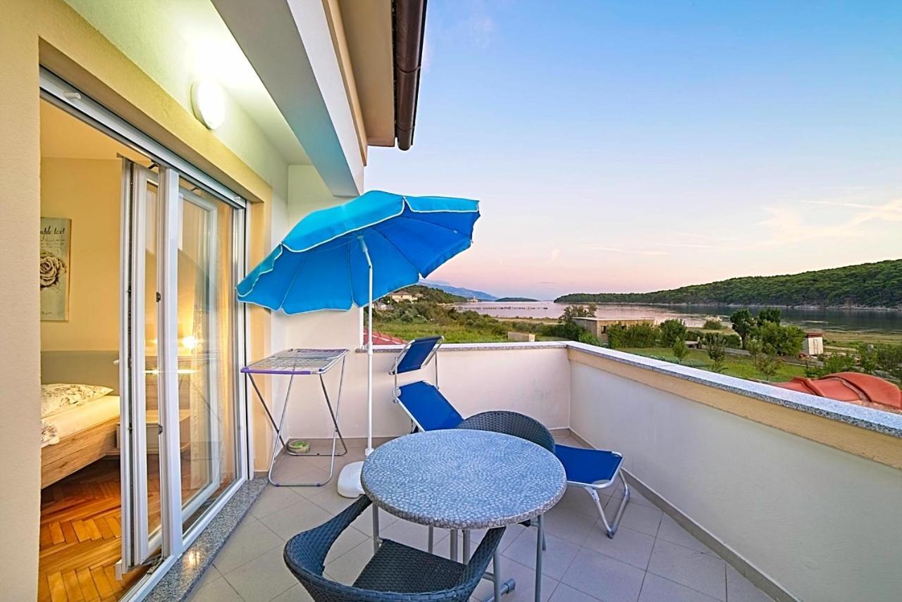 קמפור Studio Apartments Peric Rab מראה חיצוני תמונה